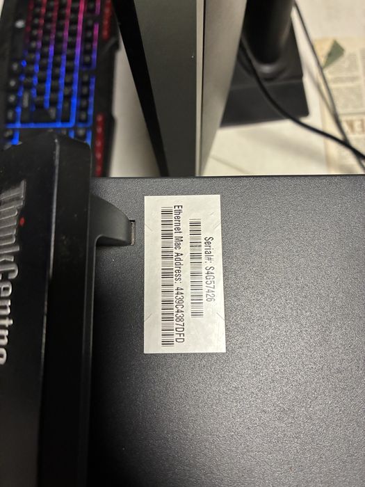 Настолен компютър с монитор 24 Инча