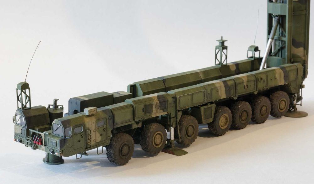 Сборная модель- ракетный комплекс стратегического назначения "Тополь"