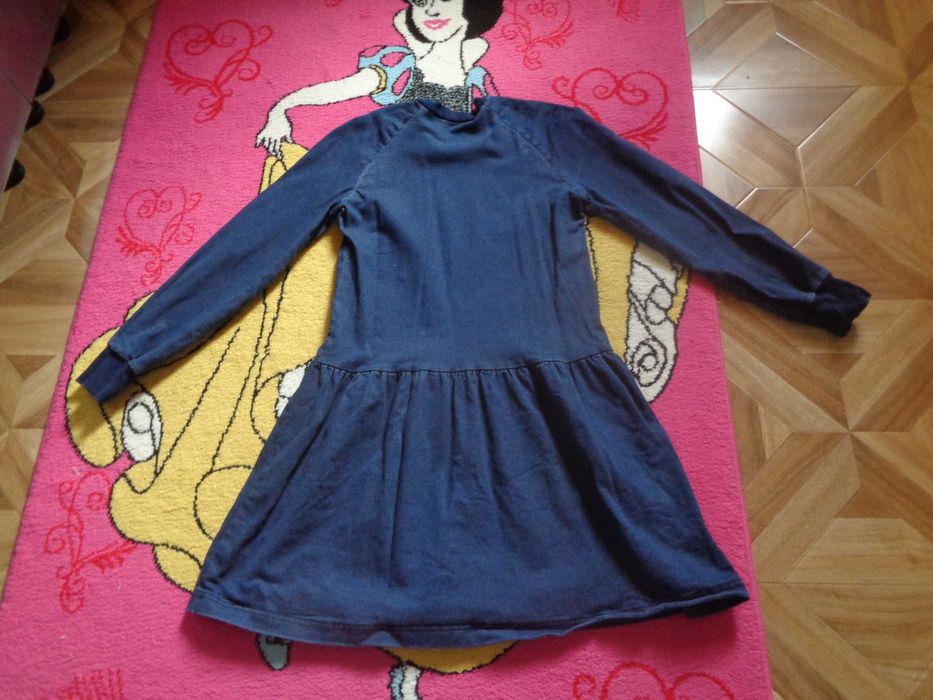Vand rochie de blugi pt dama.