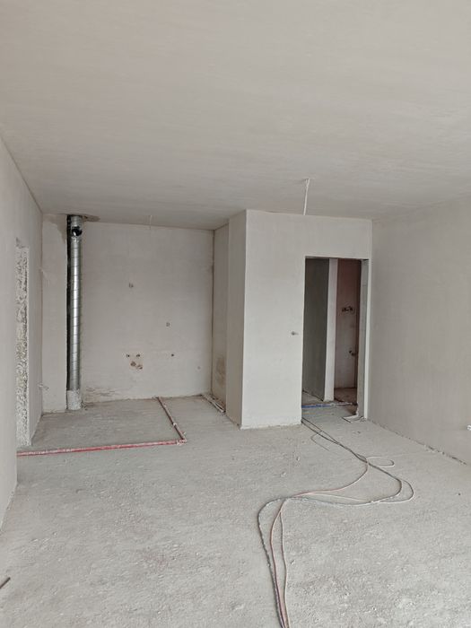 Четиристаен апартамент в Център