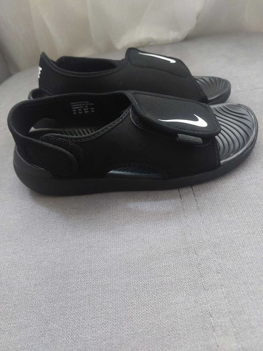 Нови сандали Nike