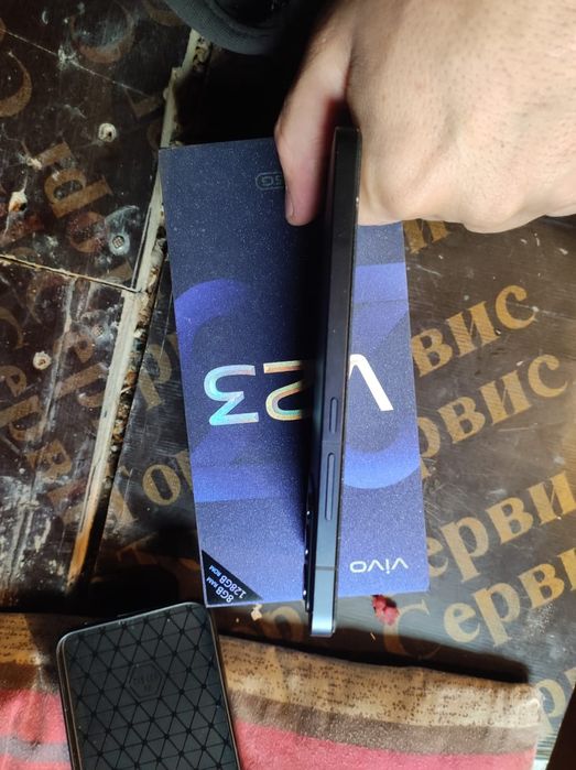 Vivo v 23 5G pochti novi