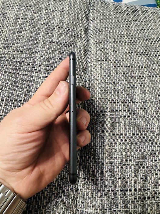 iPhone 8 – 64 GB – Negru – Stare foarte bună