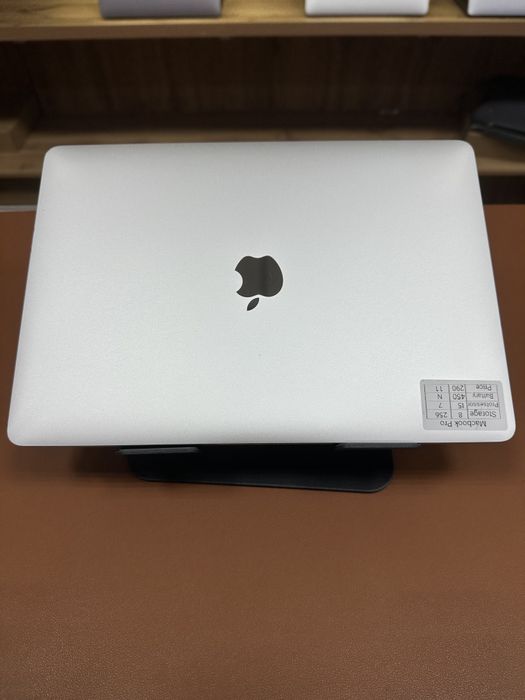 MacBook Pro idel