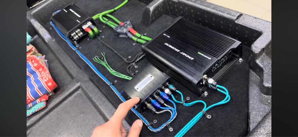 установка автозвука estet_audio01