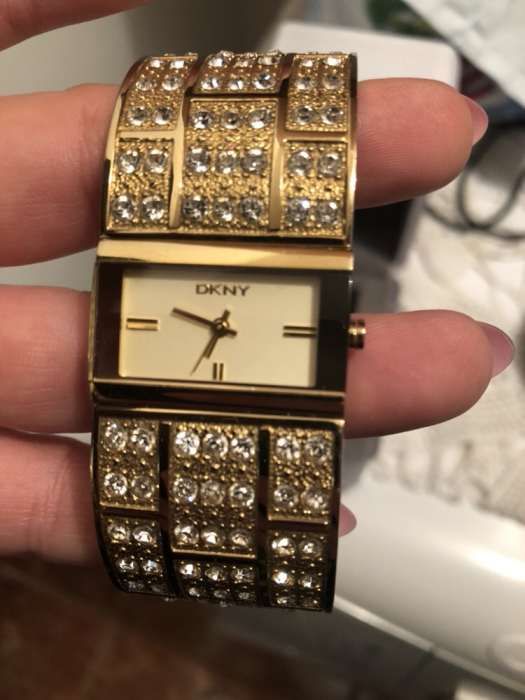 Ceas Dkny nou auriu