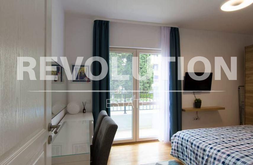 Дава се под наем Двустаен апартамент в к.к. Св.Св. Константин и Елена - 75 кв.м за 900 € - Снимка #5