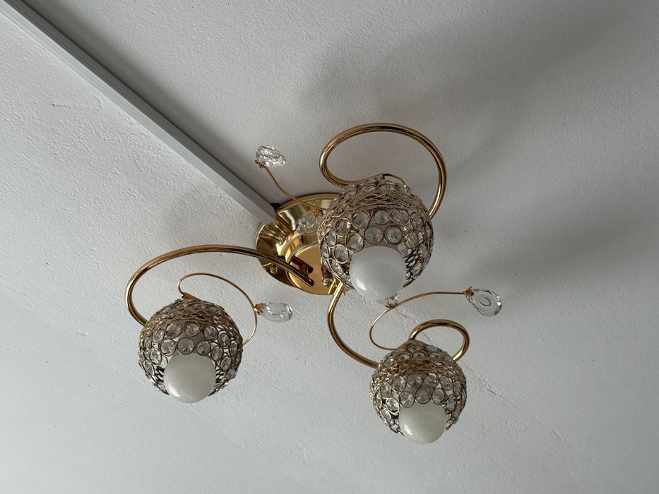 Люстра в комнату