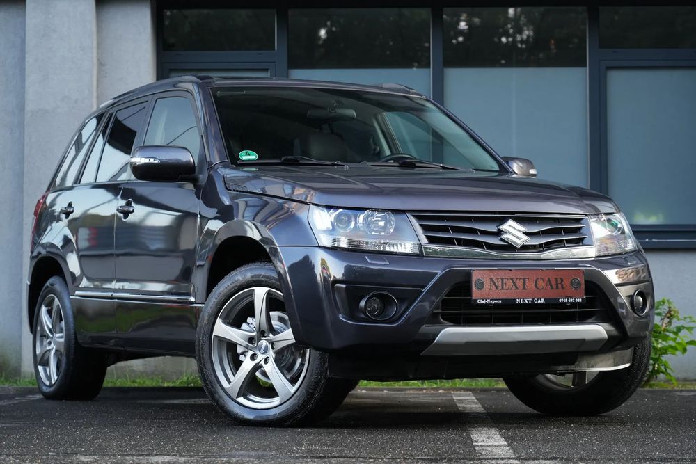 Suzuki Grand Vitara GARANTIE 12 LUNI*RATE*Revizie*4x4*130Cp*WEBASTO*Piele*Trapa*Navi*Full