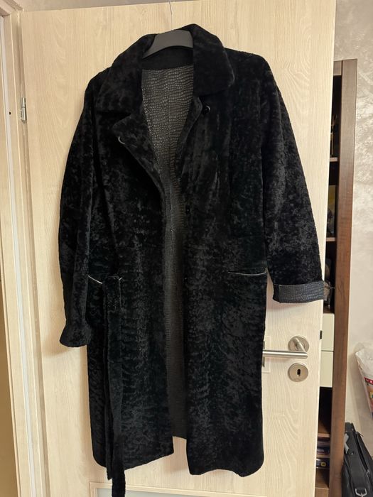 Haina blana cu doua fete