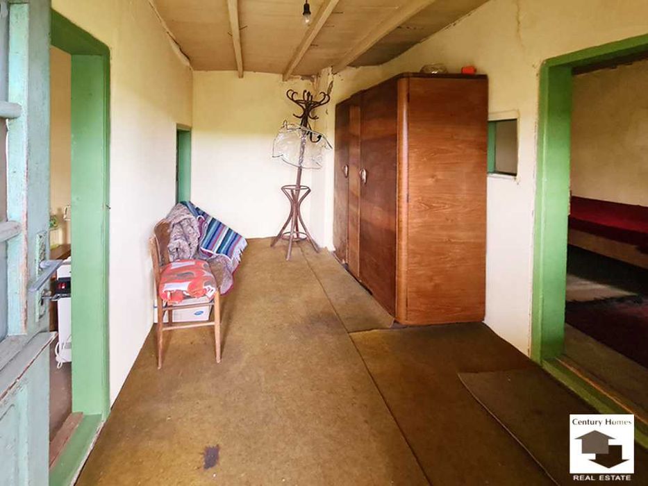 145303 ЕКСКЛУЗИВНО! Просторна къща с гараж в с. Страхилово