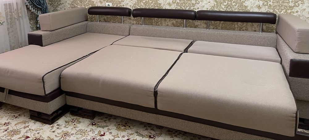 Хорошим состоянии уголок гостины