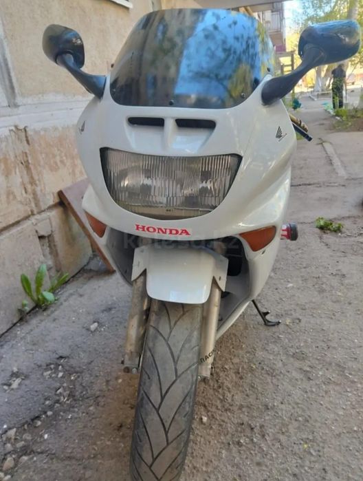 Продам мотоцикл HONDA CBR 1000F