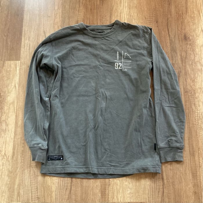 Блуза с графични елементи