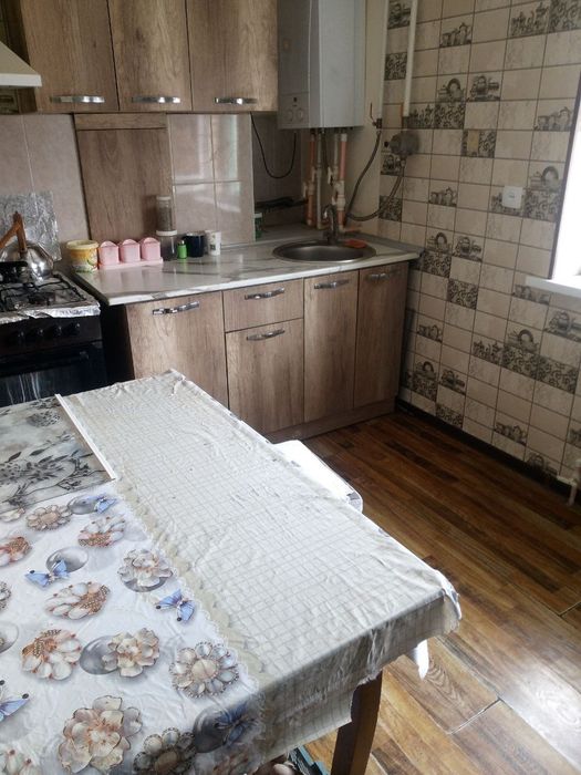 Продаётся 3-х комнотная квартира на Сергели янги хаёт срочно.