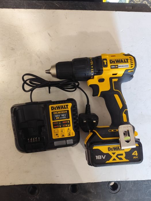 Безчетков винтоверт Девалт DeWALT DCD778 комплект