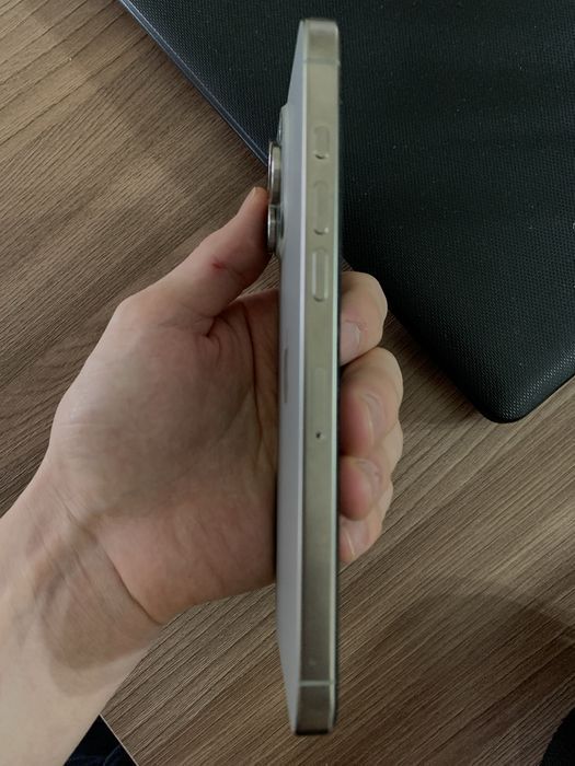 Iphone 16 Pro Max natural titan