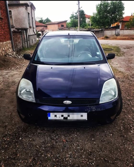 Продавам Форд Фиеста