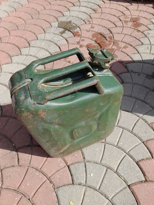 Vand canistra combustibil 20litri Dacie