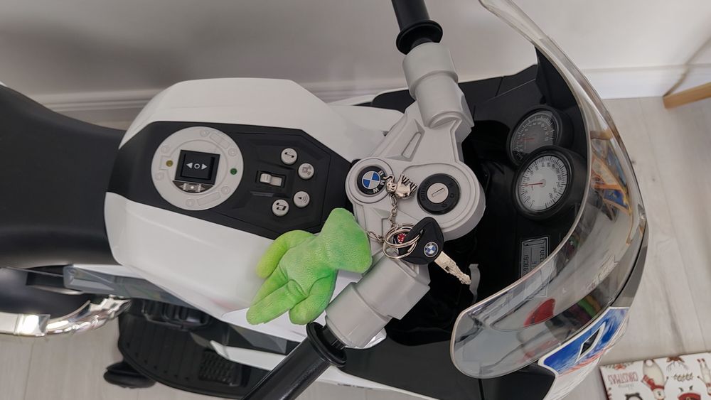 Motocicleta electrica pentru copii BMW K1300S