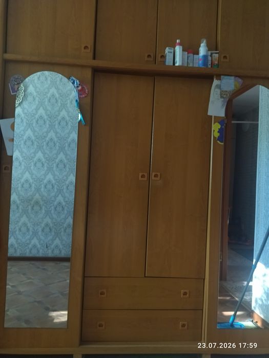 Продам шкаф цена 20000 .