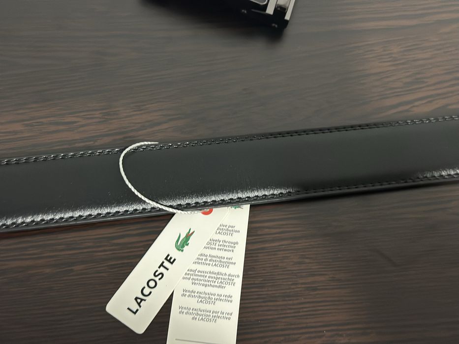 Нов подаръчен комплект портфейл и колан Lacoste от естествена кожа