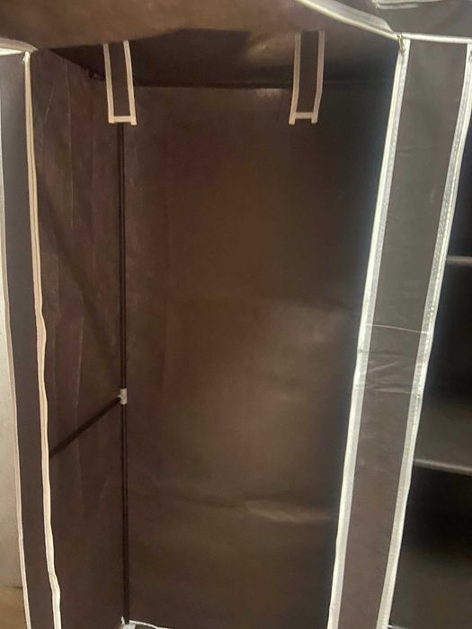 Продавам платнен гардероб