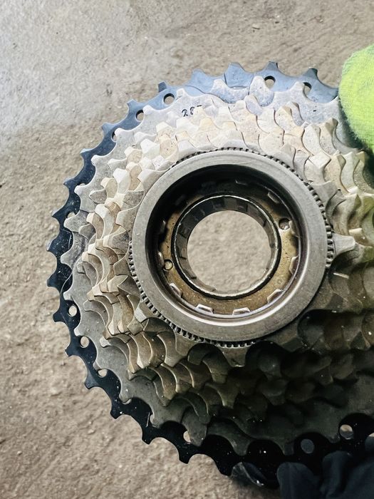 Здравейте продавам задни венци чисто нови с 9 скорости