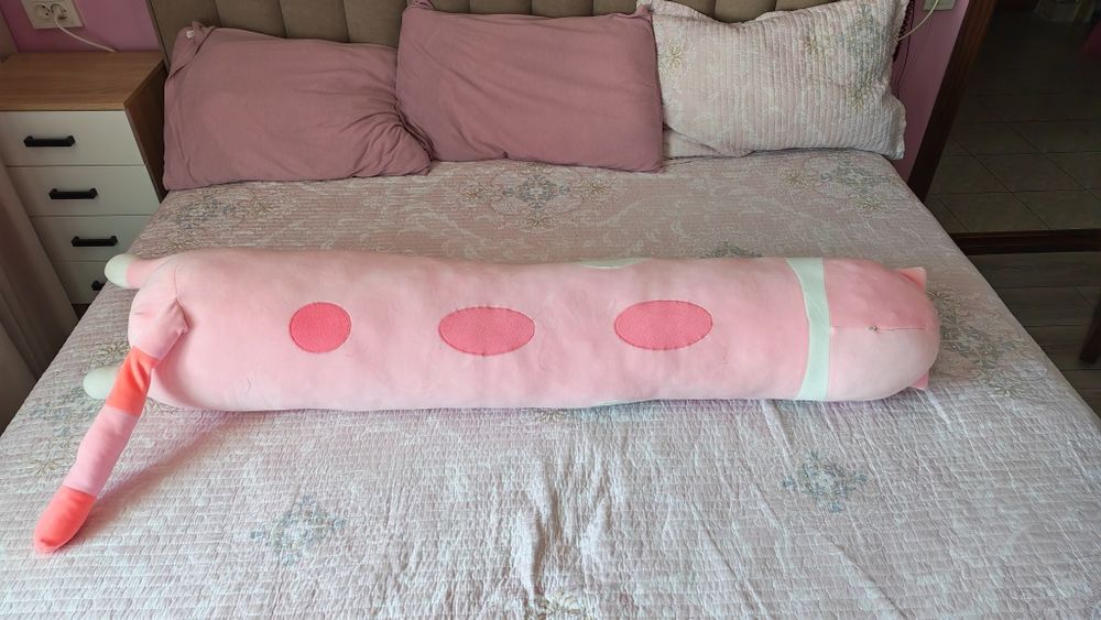 Детская подушка в форме длинной кошки