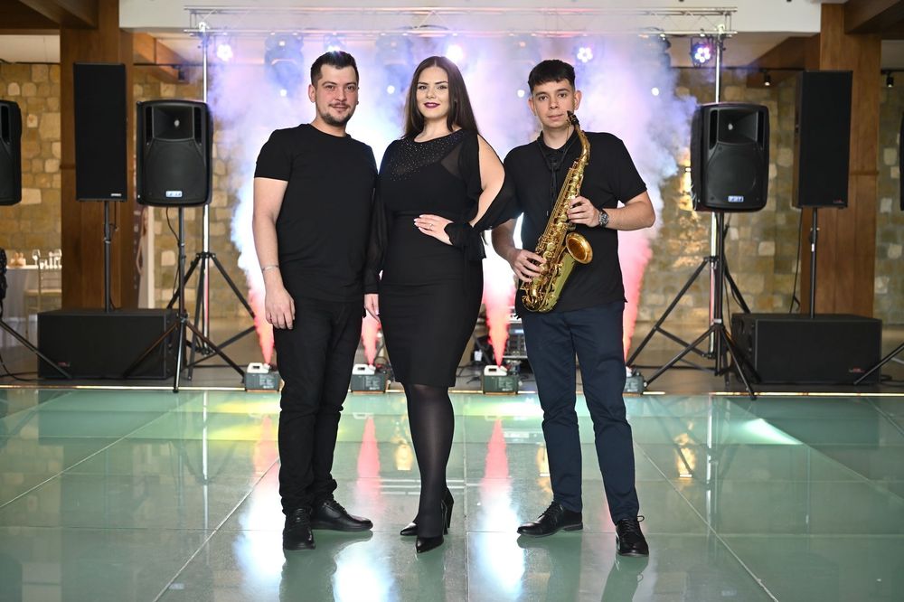 Dj - Solista - Saxofonist - nunta botez - Iasi Pascani