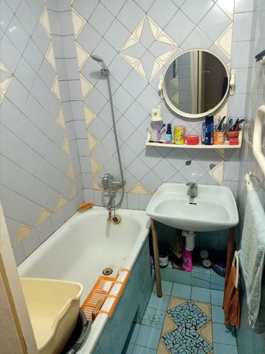 Продаётся 3-комнатная квартира в Шайхантахурском районе (Ц-13, Лабзак)