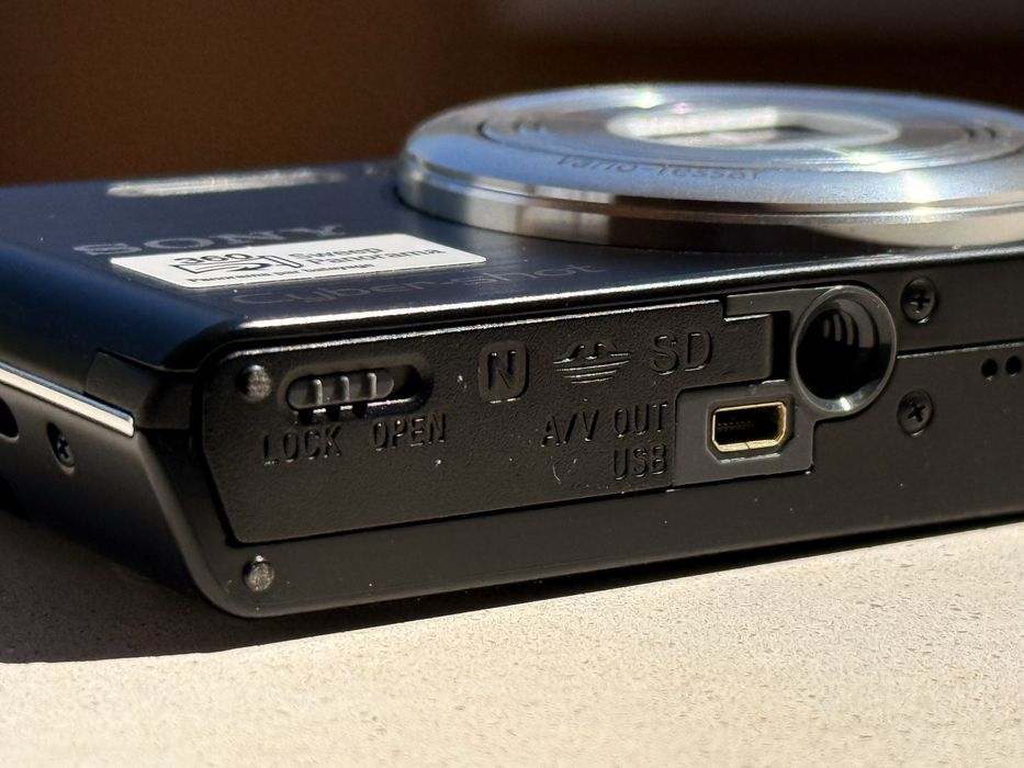 Sony Cyber-shot DSC-W730