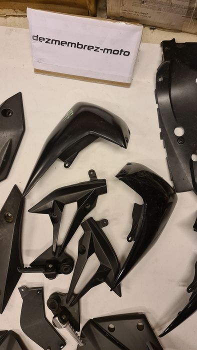 Scărița scărițe pilot pasager Kawasaki Z750 Z1000 anii 2007 2012 stop