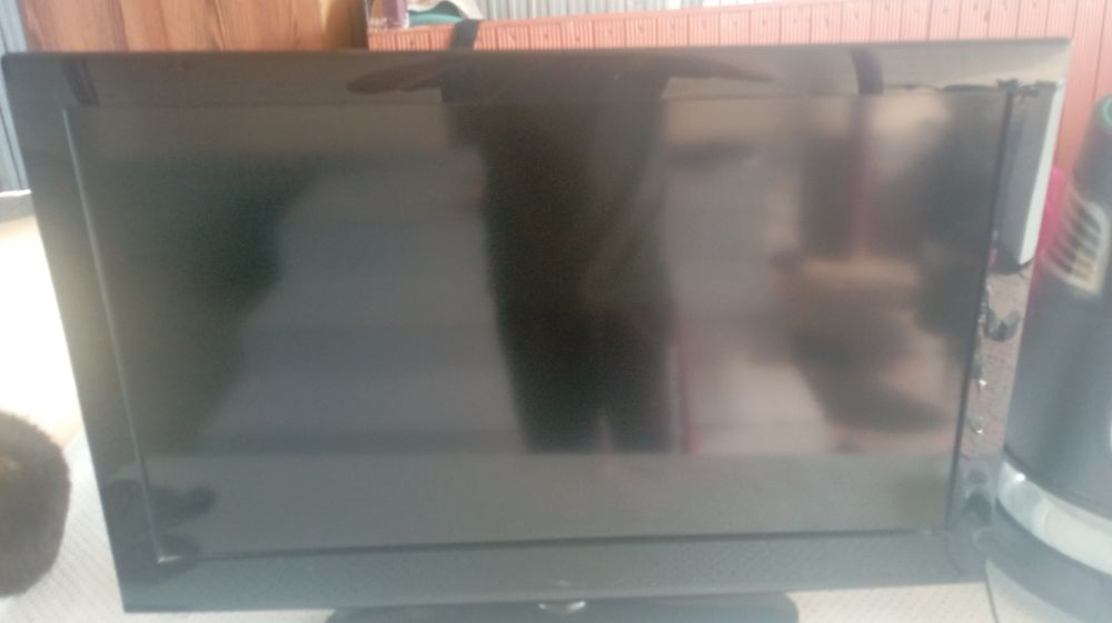 Продам телевизор буу