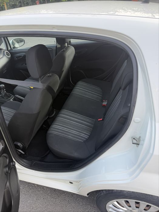 Vând Fiat Punto, motor 1.2 benzină, 2011