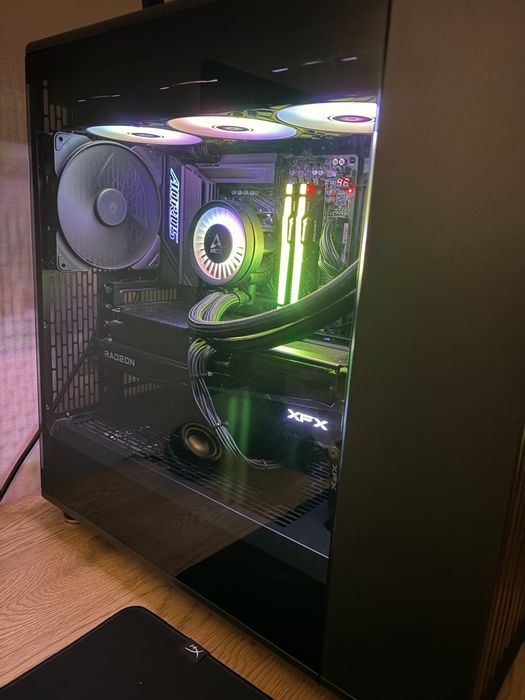 Геймърски компютър- RX 9070XT , 32GB DDR5 RAM , Ryzen 7 7700