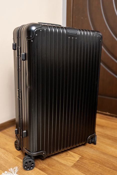 Чемодан RIMOWA в черном цвете (Check-in L)