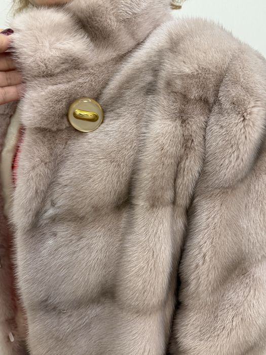 Продам норковую шубу
