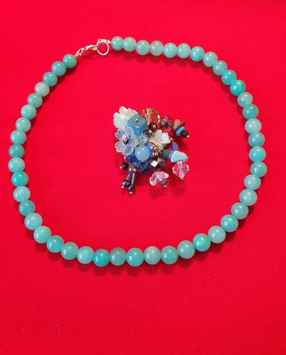 Чокер и ожерелье из голубого нефрита