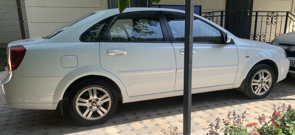 Ласетти 1,8 автомат 3 поз