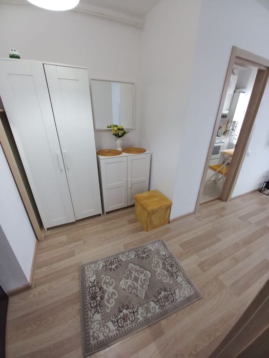 Închiriez garsoniera