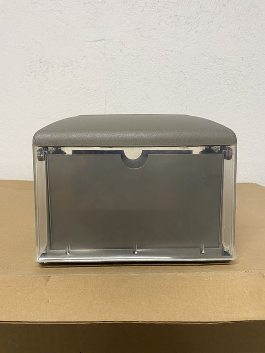 Лампи/Кутия/диспенсър за тоалетна хартия, сапун и салфетки