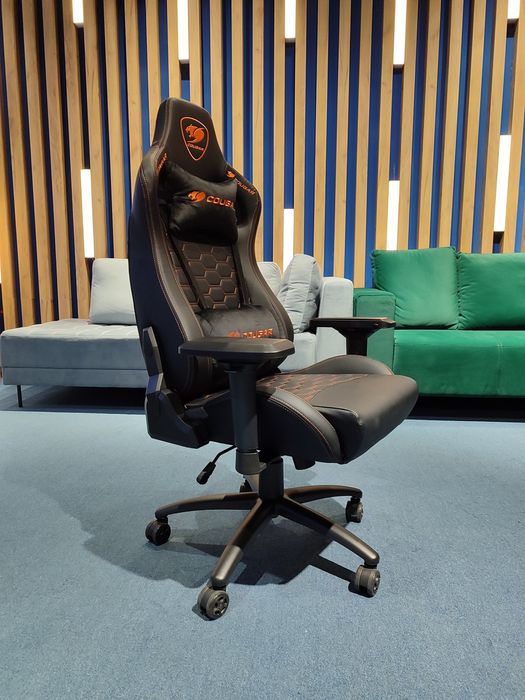 Компьютерное игровое геймерское кресло модель Cougar, Razer, Redline