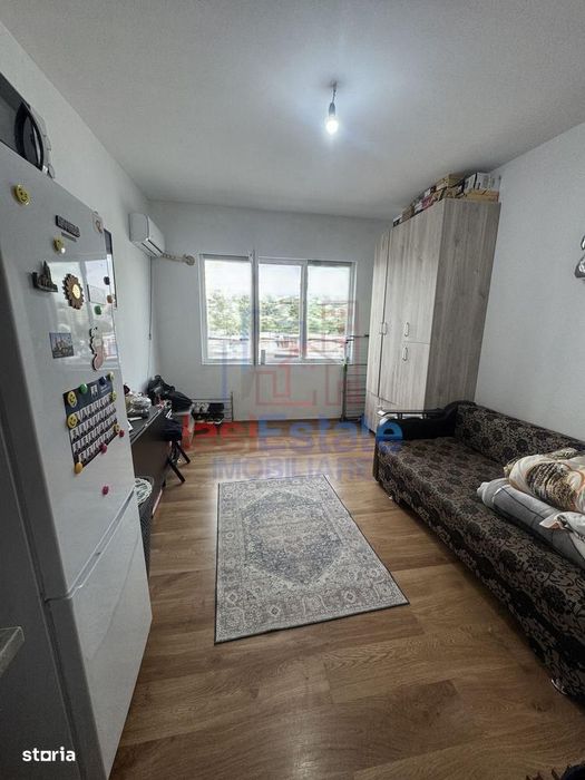 zona Dacia de vanzare Garsoniera
