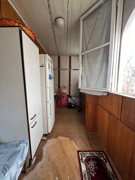 Yangi bozor oldida 3 etajdan 3 xonalik