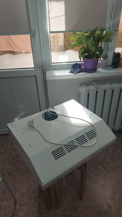 Продается вытяжка б/у 15тыс.тенге