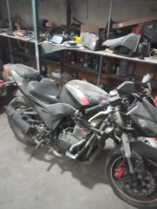 Продам мотоцикл 300кубов водянка