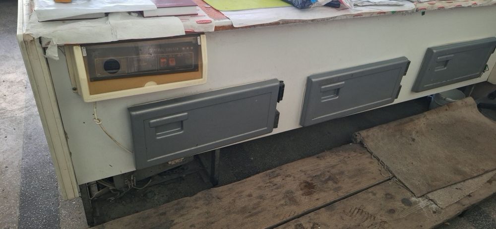 Vând vitrina frigorifica pentru preparate