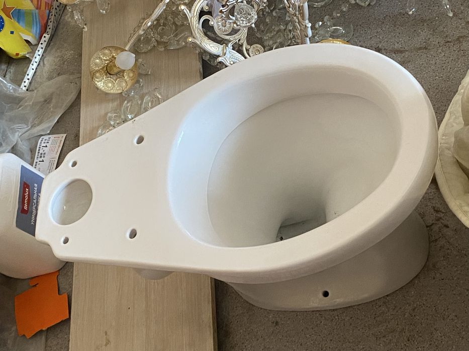 Продается унитаз