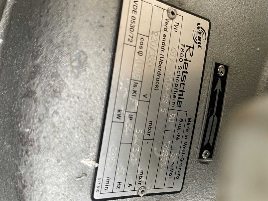 Вакуум помпа тип въздуходувка